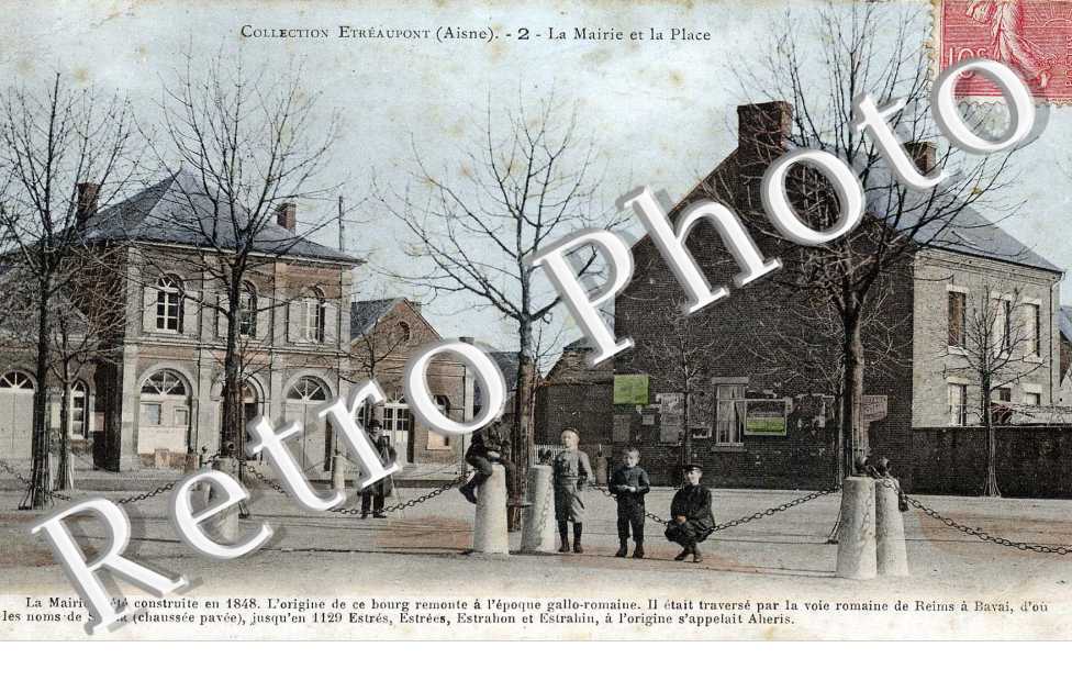 la Mairie et la place