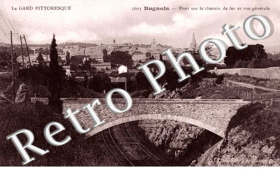 Pont sur le chemin de fer et vue generale