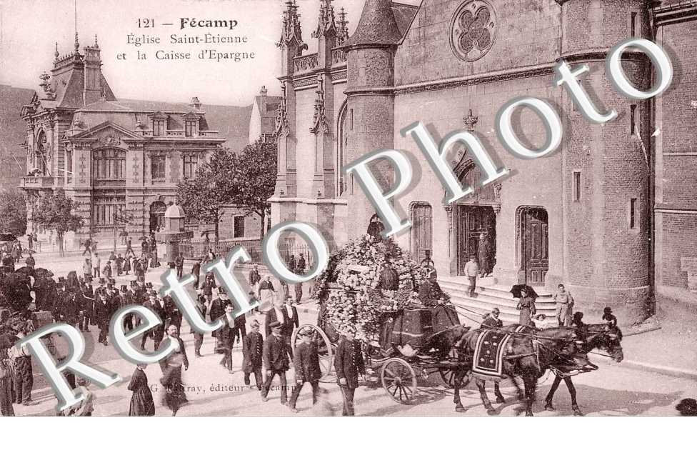Eglise st-Etienne et la caisse d&#039;Epargne