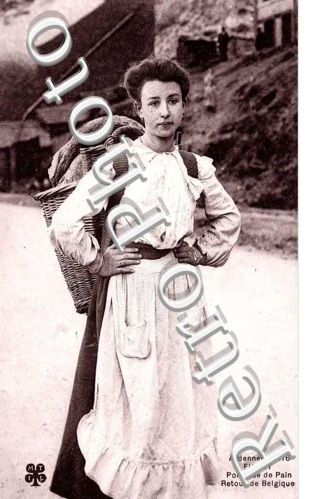 PORTEUSE DE PAIN RETOUR DE BELGIQUE