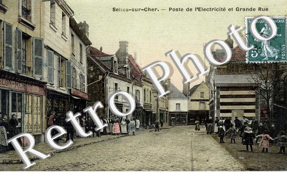 poste de l&#039;electricite et grande rue (couleur toilee)