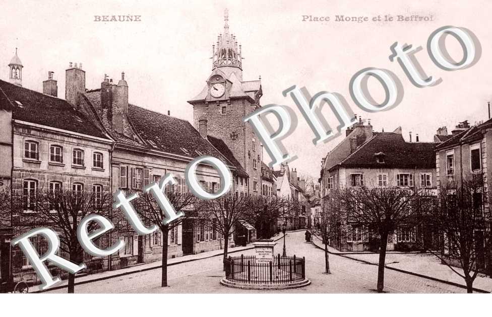 Place Monge et le Beffroi