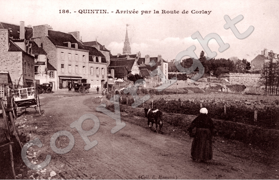 arrivee par la route de Corlay