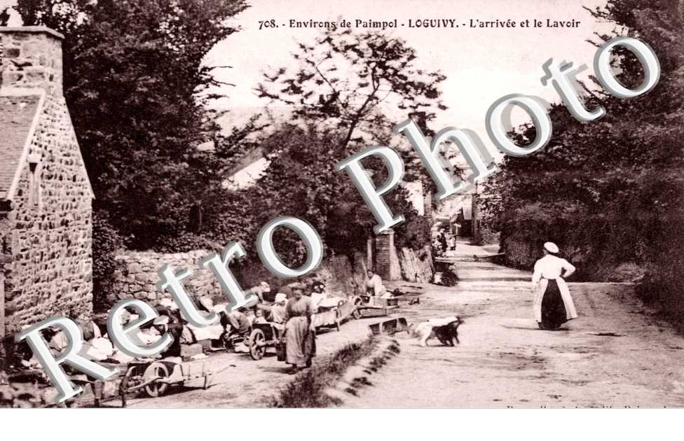 LOGUIVY L&#039;Arrivee et le Lavoir