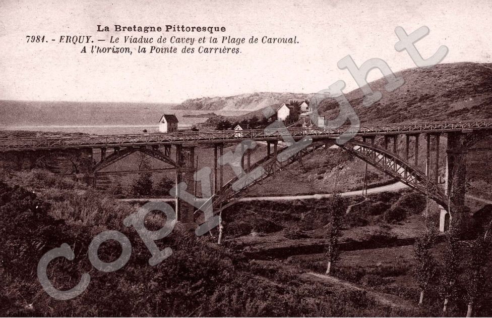 le viaduc de Cavey et la plage de Caroual , a l&#039;horizon la pointe des carrieres