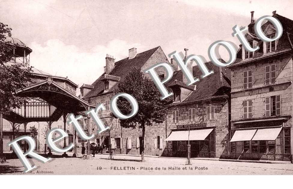 Place de la Halle et la Poste