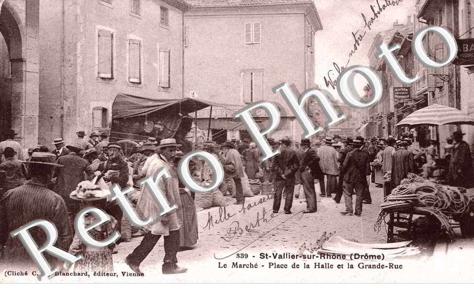 le marche - place de la Halle et la grande rue