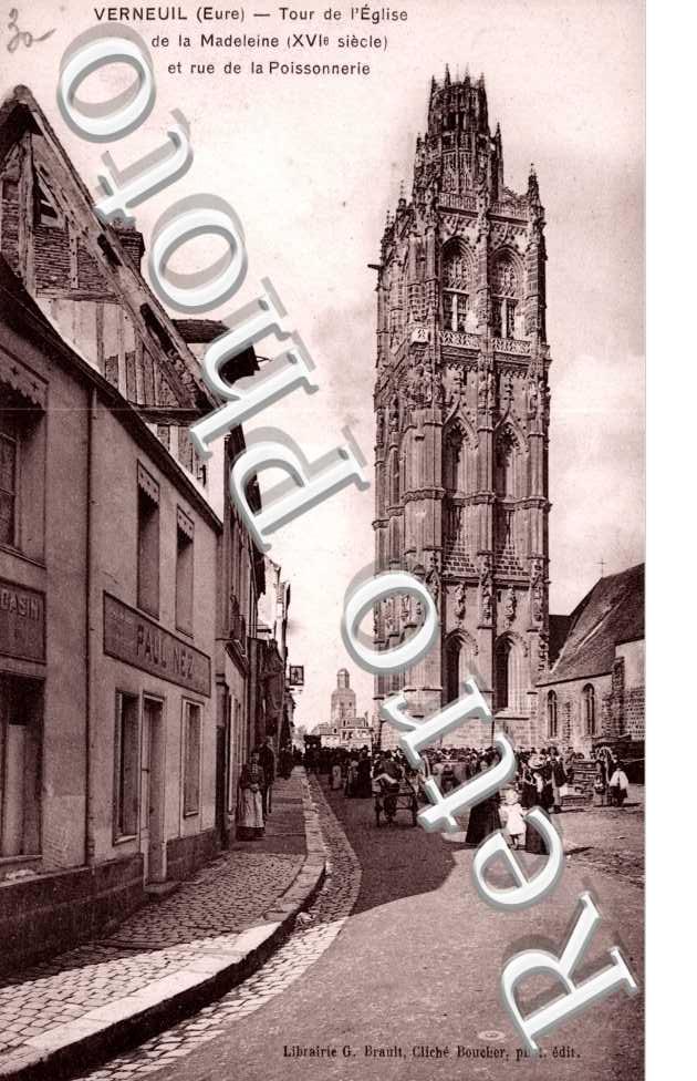 Tour de l&#039;eglise  et rue de la poissonnerie
