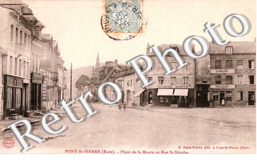 Place de la mairie et rue St-Nicolas