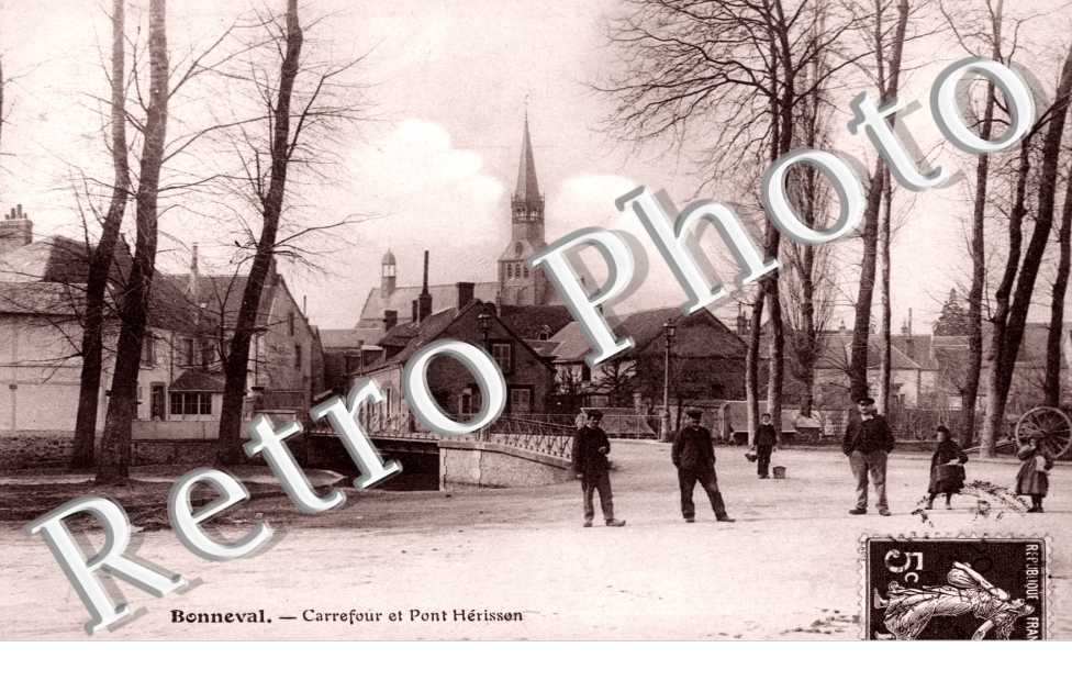 Carrefour et pont Herisson