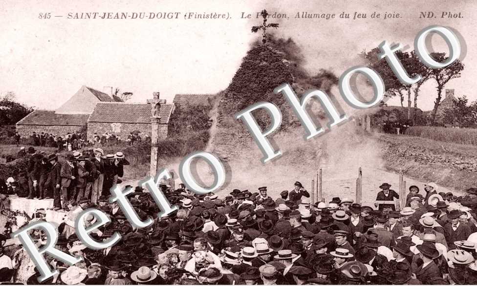 le pardon, allumage du feu de joie