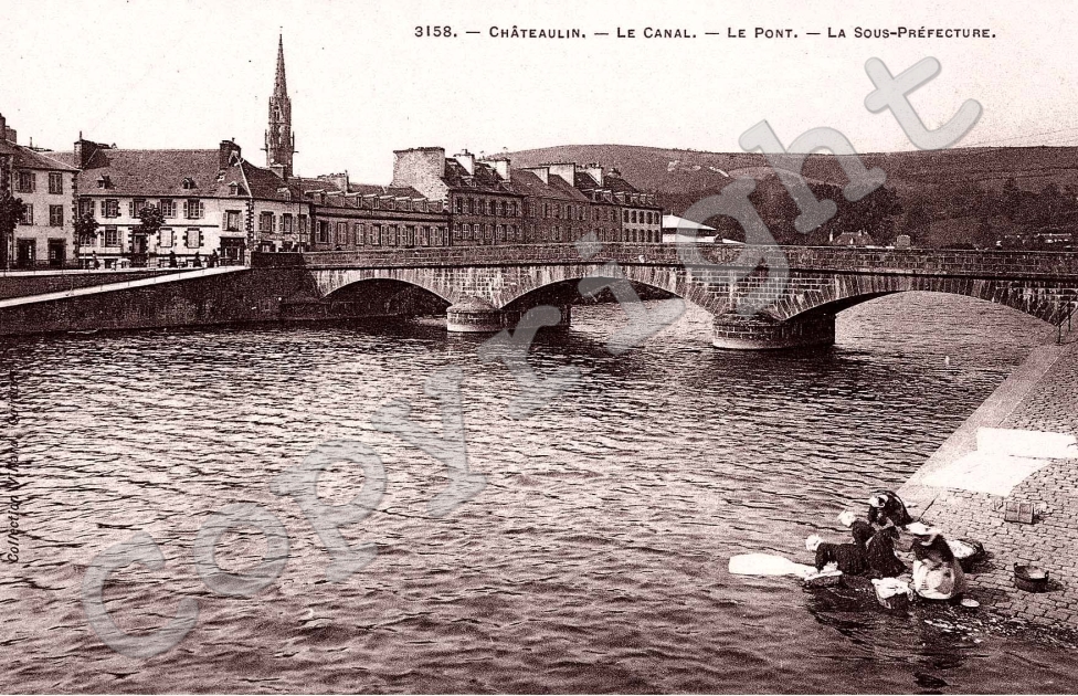 Le Canal - le Pont - La Sous prefecture