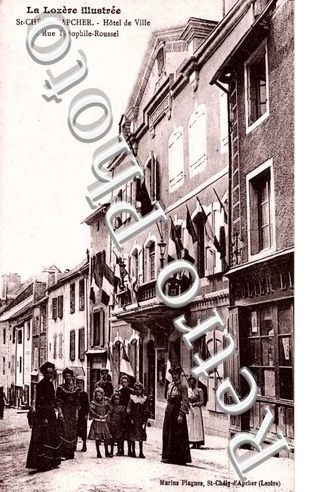 Hotel de Ville et Rue Theophile Roussel