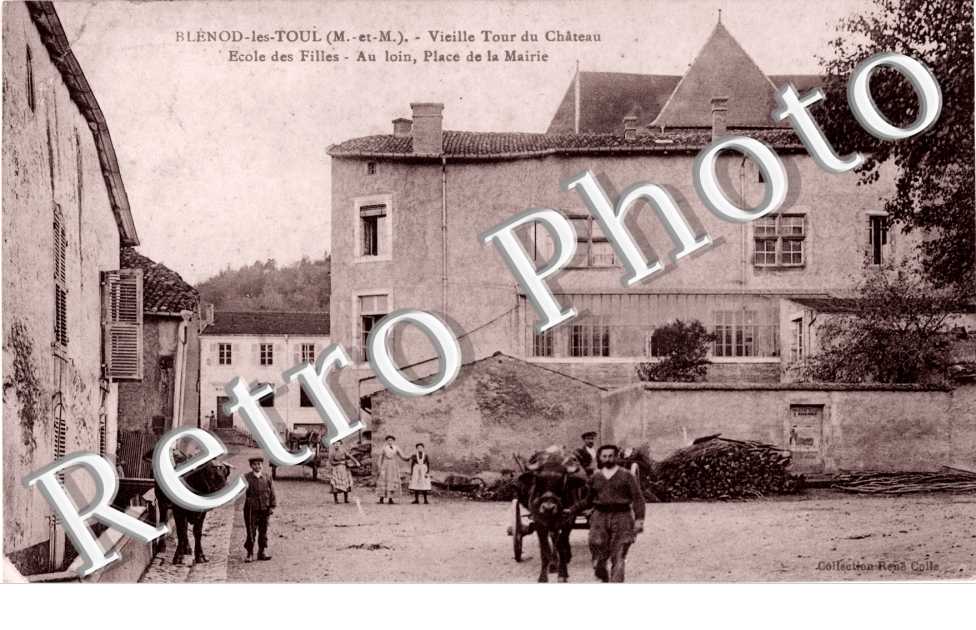 Vieille tour du chateau - ecole des filles - place de la mairie