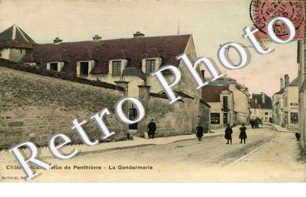 rue de Penthievre - la gendarmerie