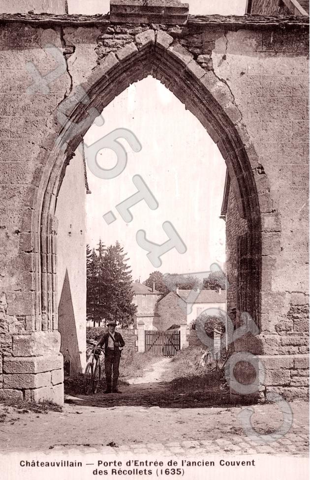 porte d&#039;entree de l&#039;ancien couvent des recollets (1635)