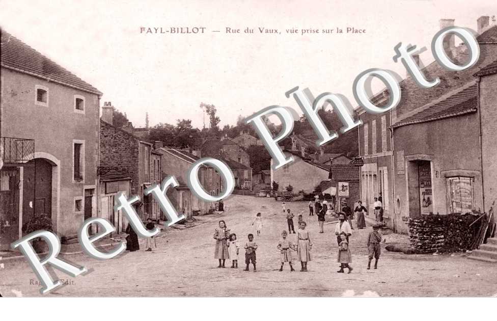 rue du vaux, vue prise sur la place