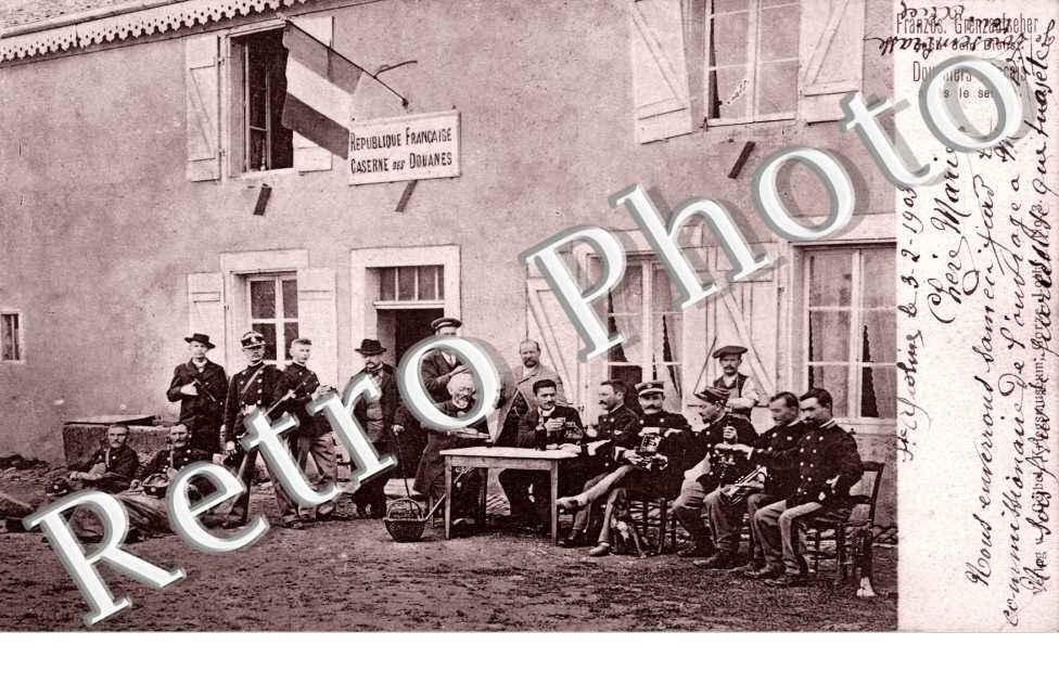 Douaniers francais apres le service