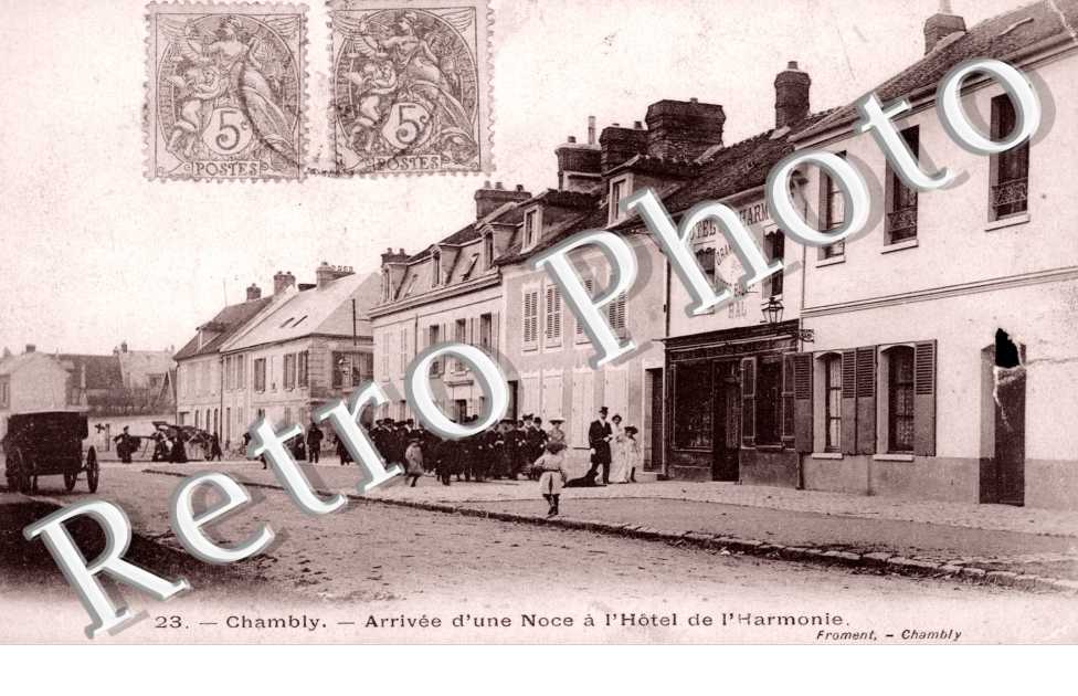 Arrivee d'une Noce a l'Hotel de l'Harmonie