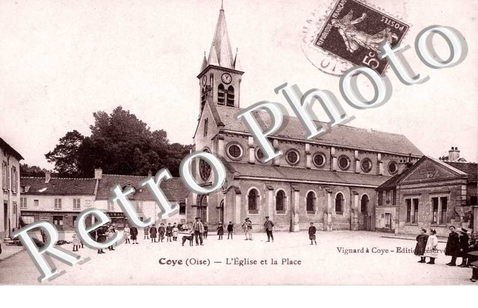 L&#039;eglise et la place