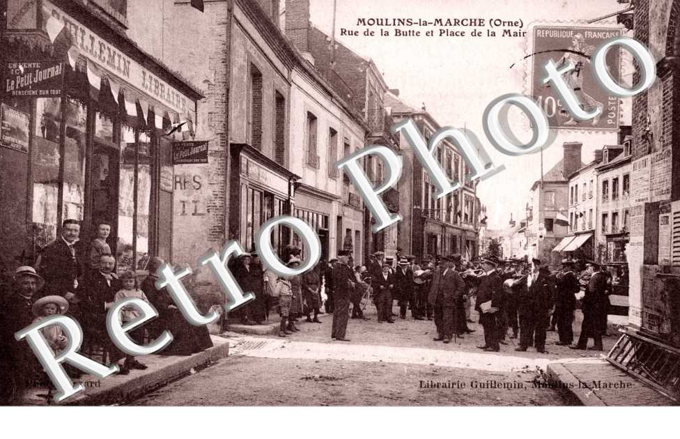 rue de la butte et place de la mairie (belle animation)