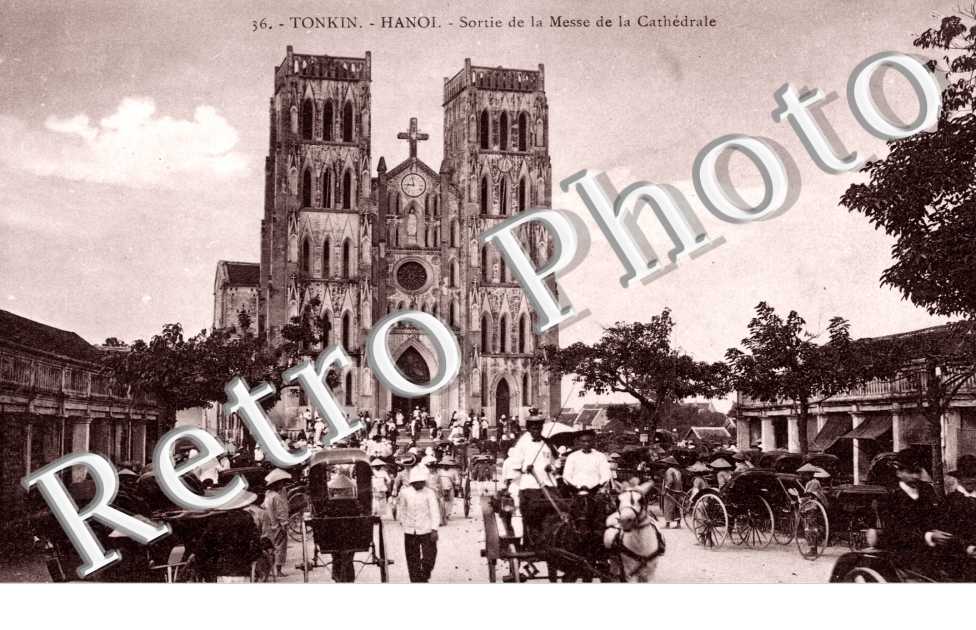 Sortie de la Messe a la Cathedrale