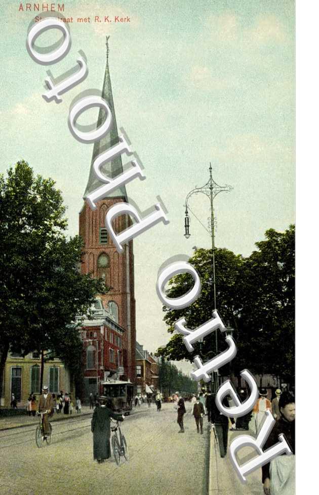 Steenstraat met R.K. kerk