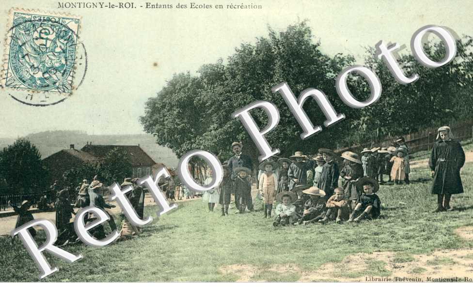 enfants des ecoles en recreation -carte couleur