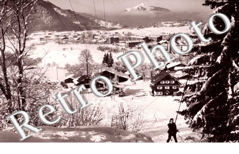 Les Carroz Au fond, la Mole