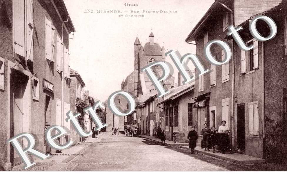 rue Pierre-Delisle et clocher