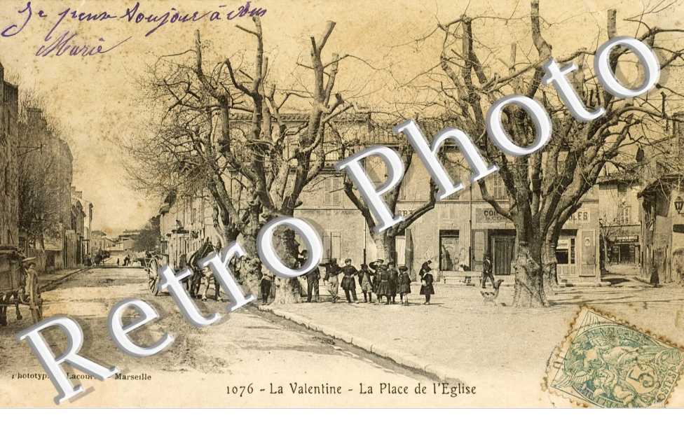 La Valentine - la place de l'eglise