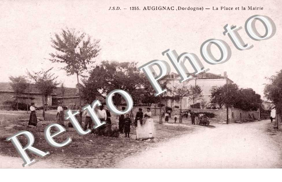 la Place et la mairie