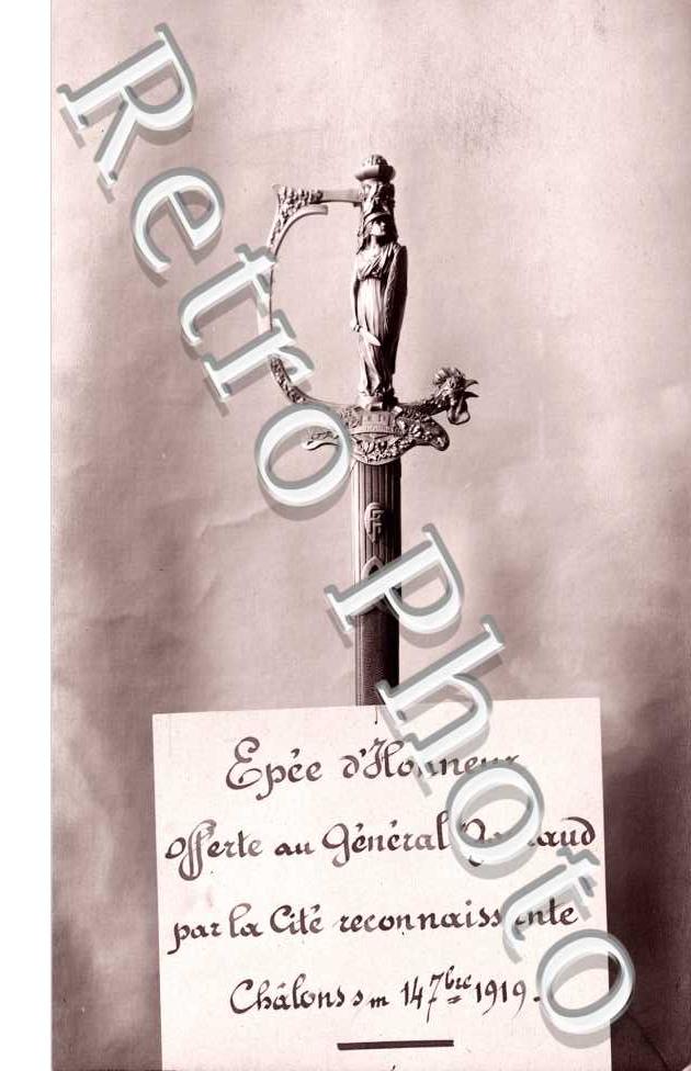 epee d'honneur offerte au general Gouraud par la cite reconnaissante 1919