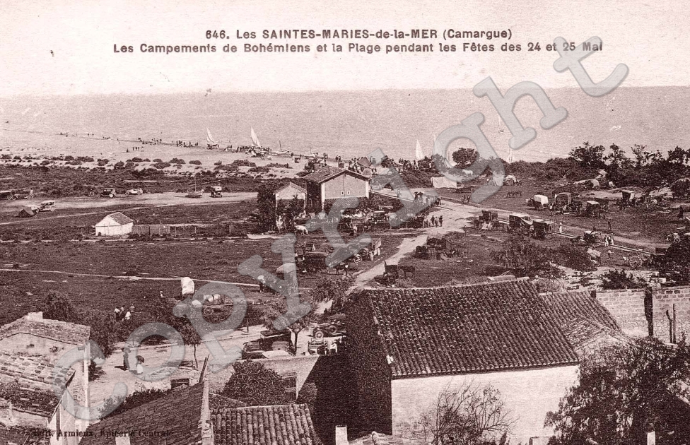 les campements de bohemiens et la plage pendant les fetes des 24 et 25 mai