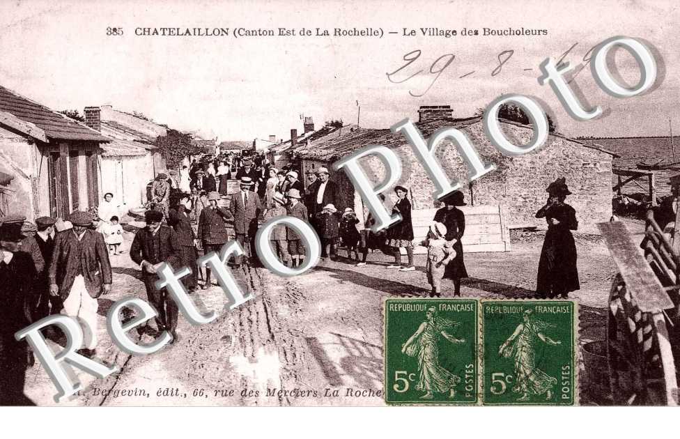 LE VILLAGE DES BOUCHOLEURS