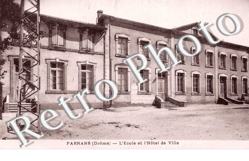 l'école et l'Hôtel de ville