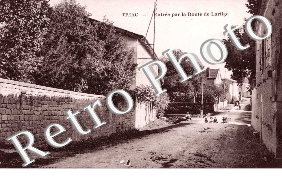 entree par la route de Lartige