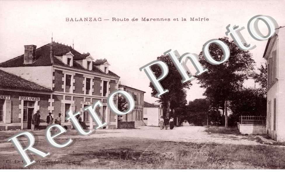 Route de Marennes et la mairie