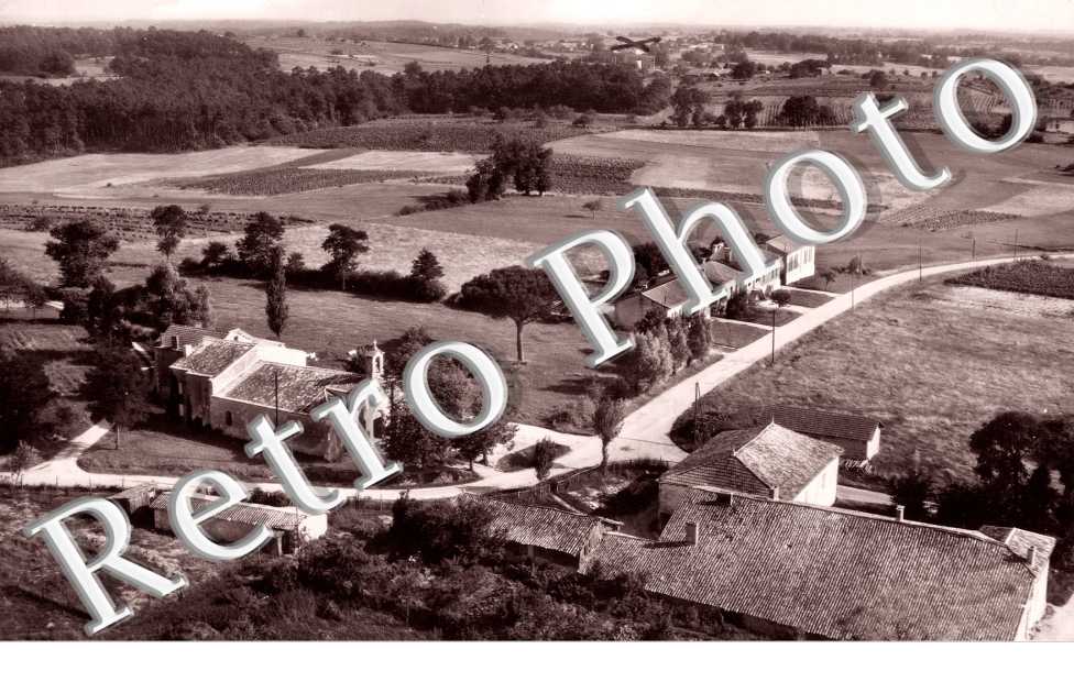l&#039;eglise et les ecoles, vue aerienne
