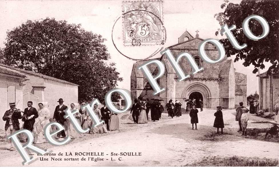 Une noce sortant de l&#039;eglise