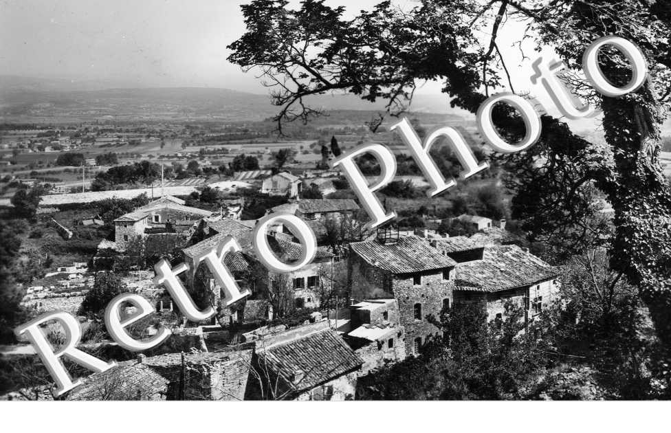 vue prise des quartiers en ruines