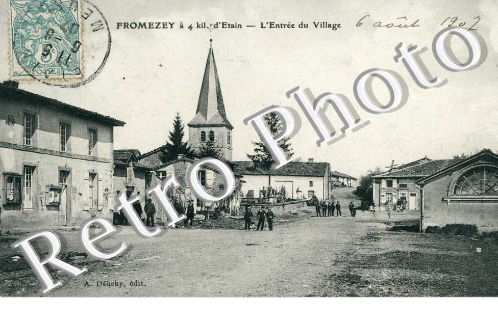 l'entree du village