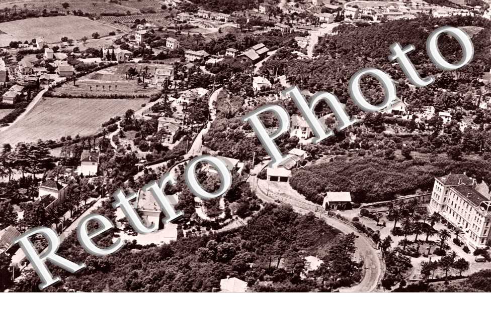 Vue generale et Grand Hotel