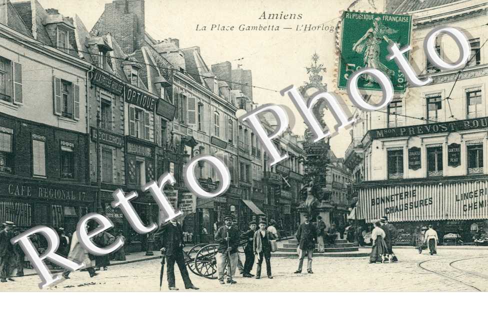 la place Gambetta L'Horloge