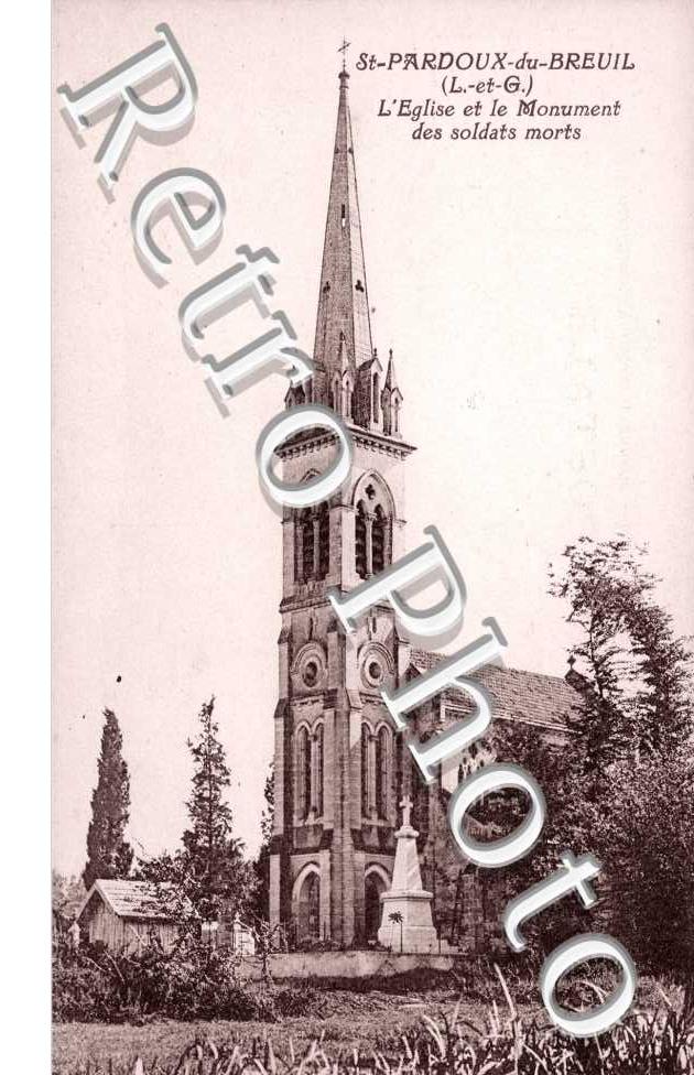 l&#039;église et le monument aux morts