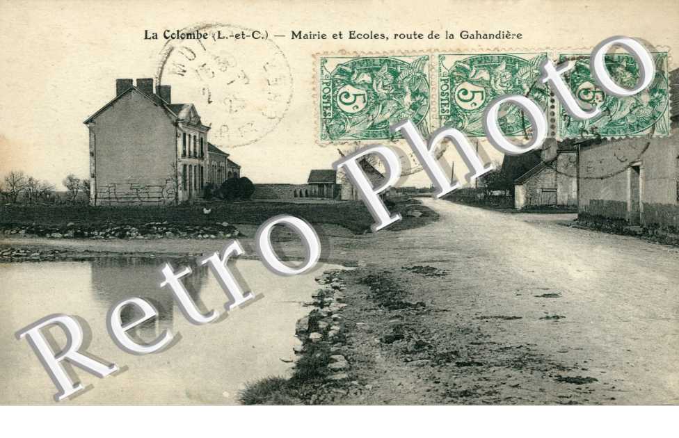 Mairie et ecoles, route de la Gahandiere
