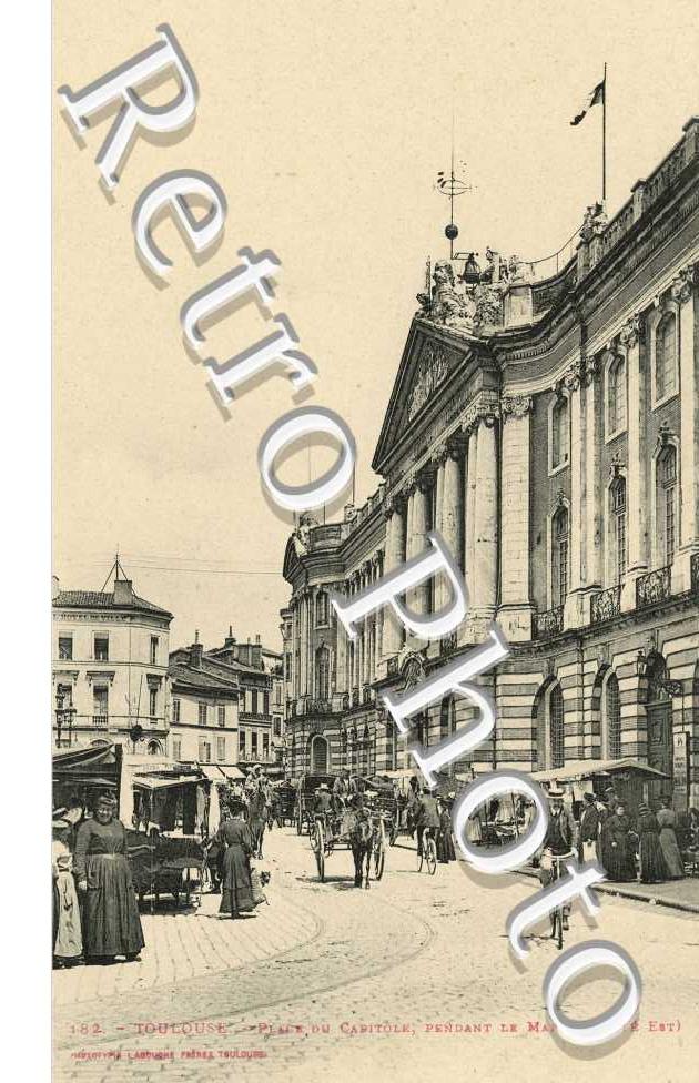 place du Capitole pendant le marché