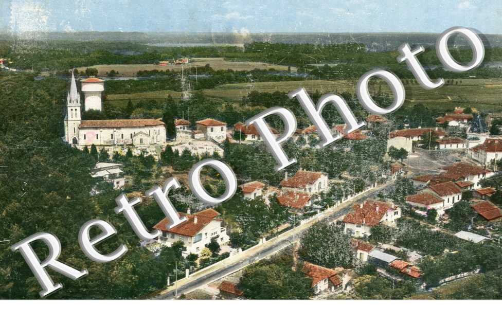 vue generale aerienne et au fond l&#039;etang blanc