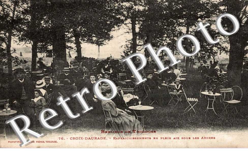Croix-Daurade Raffraichissements en plein air sous les arbres