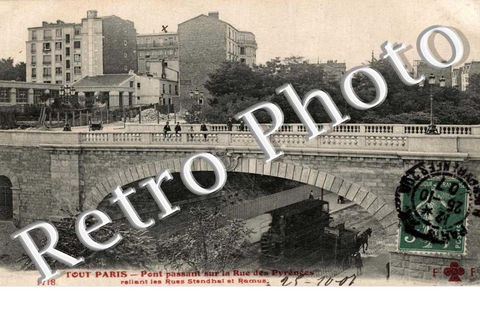 Pont passant sur la rue des Pyrenees reliant les rues Stendhal et Ramus